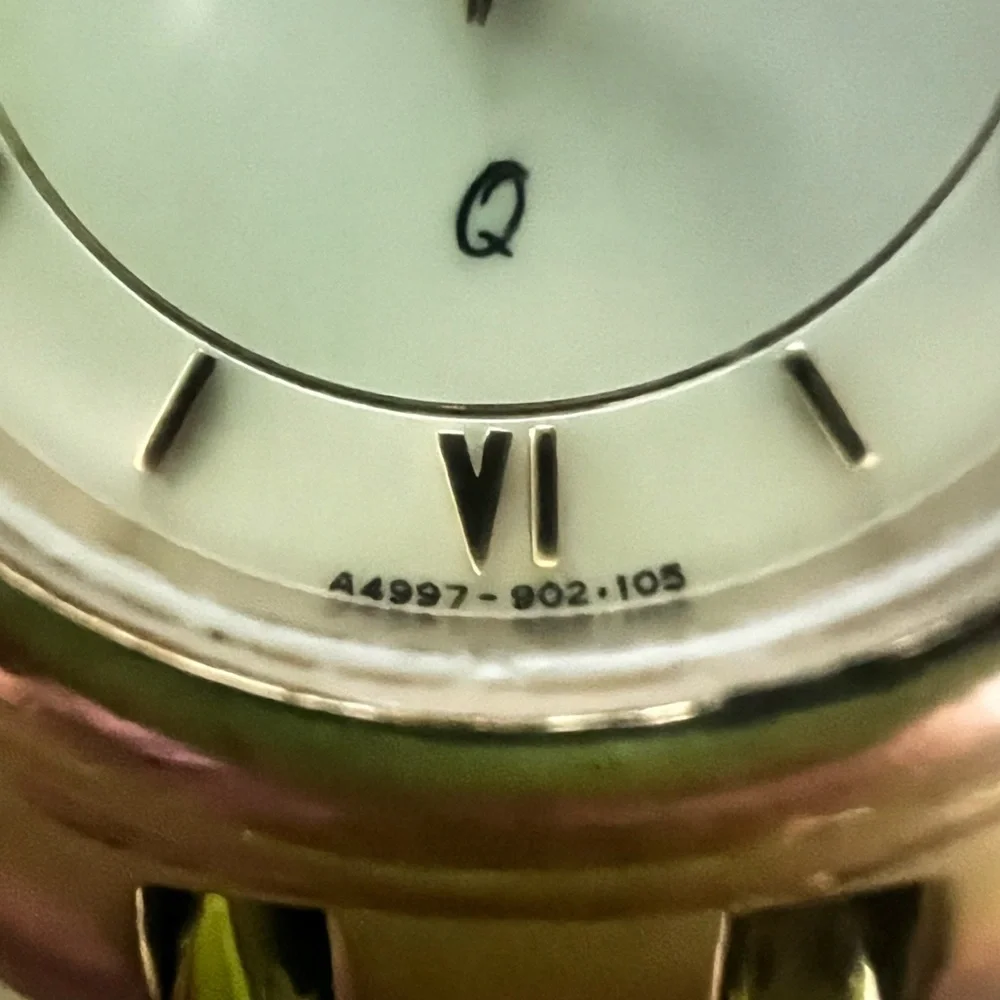 Vintage style Ladies gold tone dress watch NEW BATTERY